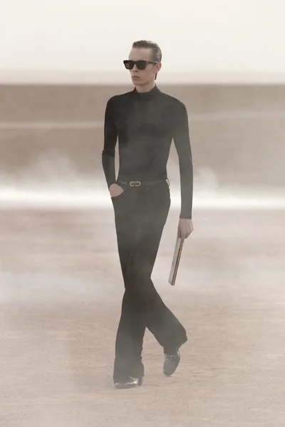 Look 30